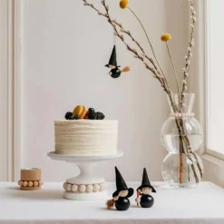 Pääsiäinen^Aarikka Noita Virpoja musta