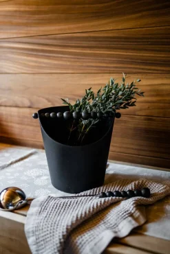 Saunatarvikkeet^Aarikka Nuppu saunakauha musta