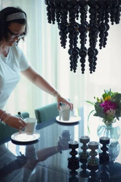 Lyhdyt Ja Kynttilänjalat^Aarikka Prinssi kynttilänjalka musta