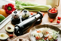 Keittiötarvikkeet^Adler suola- ja pippurimylly elektroninen musta