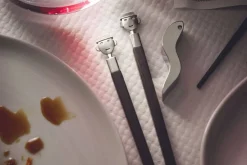 Aterimet^Alessi syömäpuikot & teline Alessandro 24 cm musta/teräs