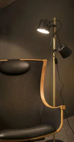 Sisustusvalaisimet^ Aneta Lighting lattiavalaisin Espresso 2-os. mattamusta/puu