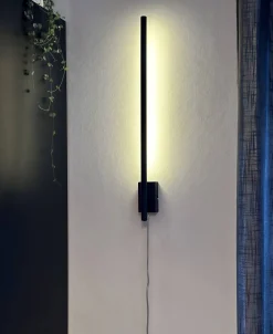 Sisustusvalaisimet^ Aneta Lighting LED-seinävalaisin Stecco musta