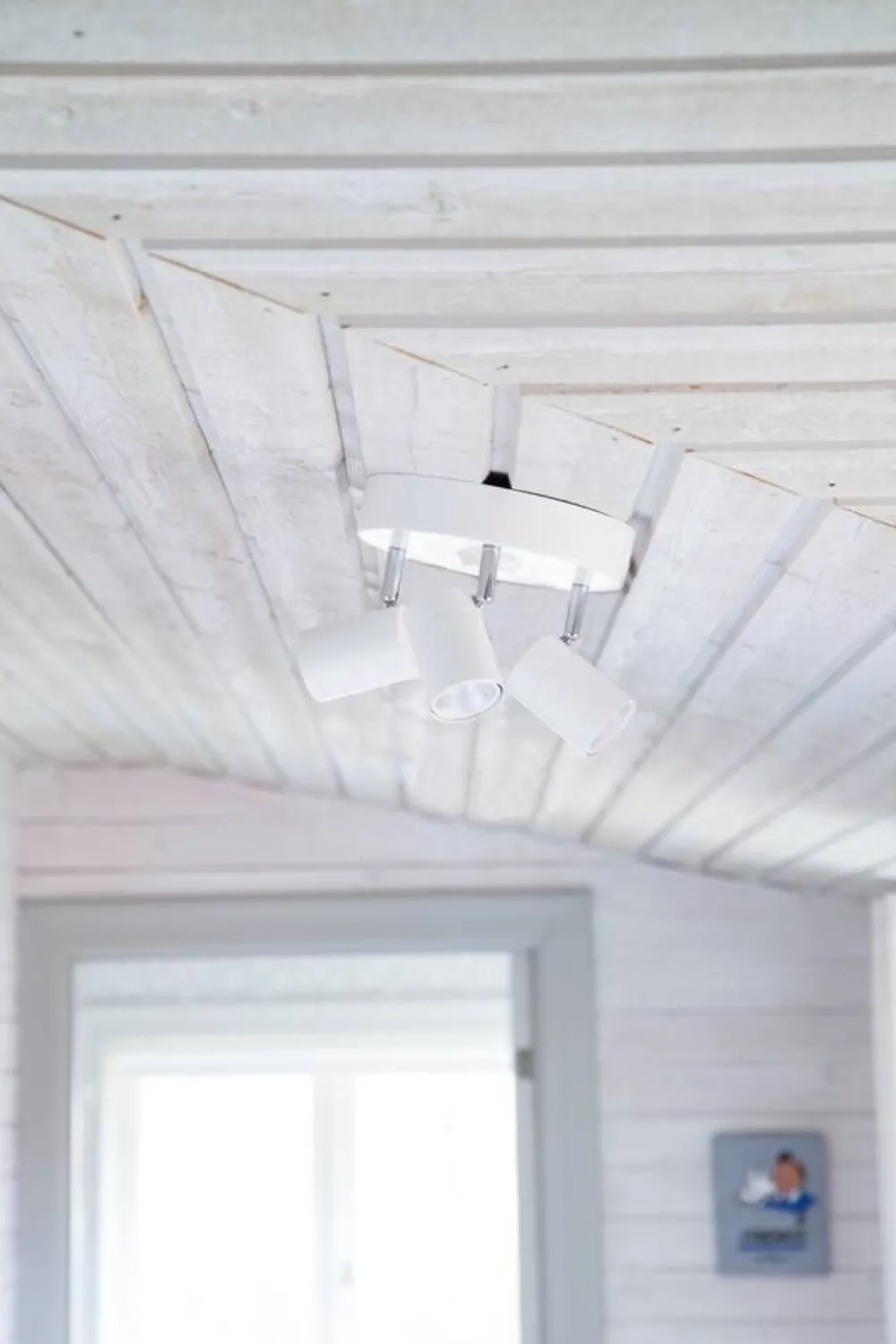 Sisustusvalaisimet^By Rydu00e9ns By Rydéns Correct 3-os kattovalaisin mattavalkoinen