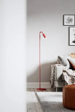 Sisustusvalaisimet^By Rydu00e9ns By Rydéns lattiavalaisin Curve punainen