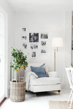 Sisustusvalaisimet^By Rydu00e9ns By Rydéns lattiavalaisin Orlando antiikkimessinki