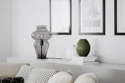 Sisustusvalaisimet^By Rydu00e9ns By Rydéns pöytävalaisin Dolores savunharmaa