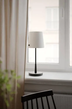 Sisustusvalaisimet^By Rydu00e9ns By Rydéns pöytävalaisin Lumi mattamusta/valkoinen