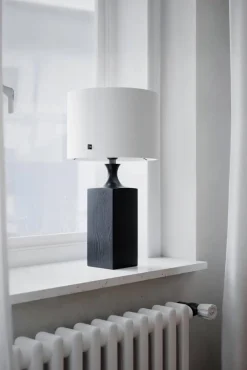 Sisustusvalaisimet^By Rydu00e9ns By Rydéns pöytävalaisin Woody korkea musta/valkoinen