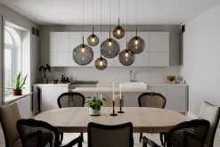 Sisustusvalaisimet^By Rydu00e9ns By Rydéns riippuvalaisin Laura 7-os 153 cm musta/savunharmaa