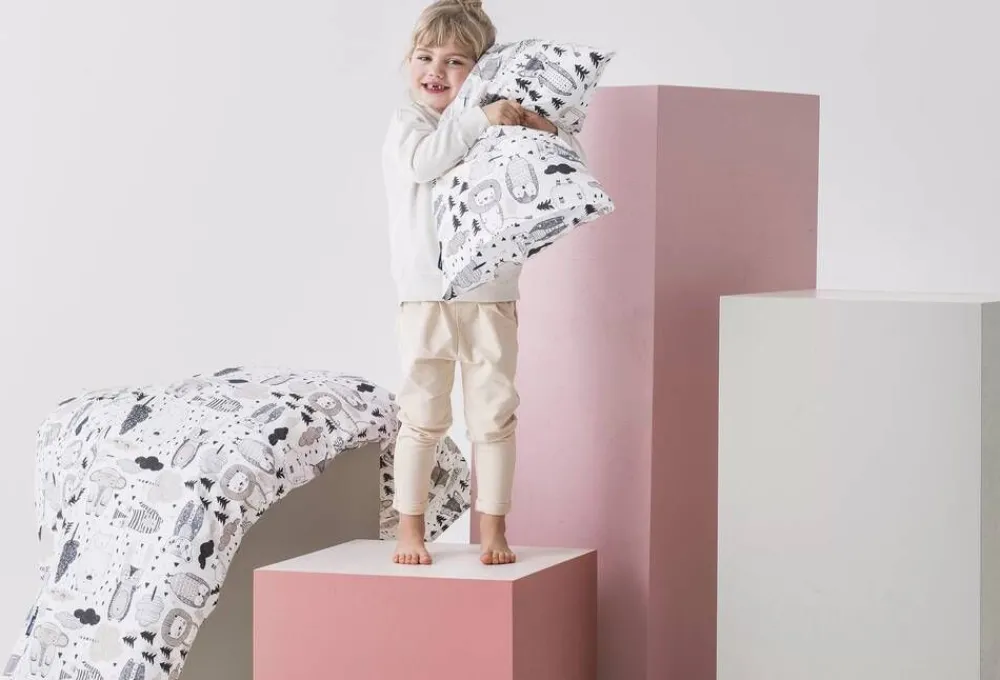 Lastenhuone|Vuodetekstiilit^Familon Kaverit Organic lasten pl+tl setti valk/kaakao 120x160/40x60