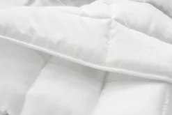 Vuodetekstiilit^Familon Lux light peitto 150x200 cm valkea