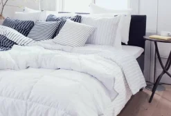 Sisustustekstiilit^Familon päiväpeitto Ultra harmaa/valk 200x260