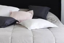 Sisustustekstiilit^Familon päiväpeitto Ultra harmaa/valk 200x260