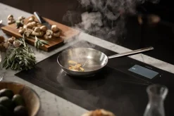 Paistoastiat^Fiskars All Steel pure paistinpannu 24 cm, pinnoittamaton