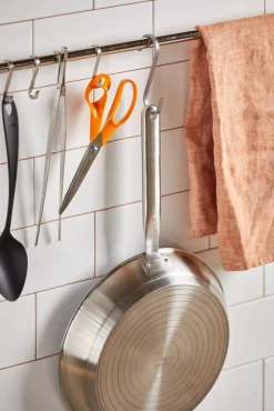 Paistoastiat^Fiskars All Steel pure paistinpannu 24 cm, pinnoittamaton