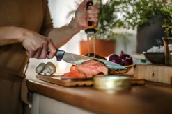 Veitset Ja Leikkuulaudat^Fiskars Functional Form paistiveitsi 21 cm