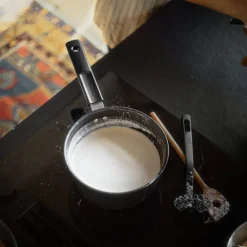 Keittoastiat^Fiskars Hard Face Kasari 2,5 l kannella