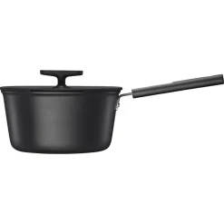 Keittoastiat^Fiskars Hard Face Kasari 2,5 l kannella