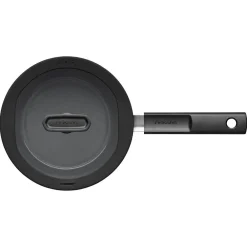 Keittoastiat^Fiskars Hard Face Kasari 2,5 l kannella