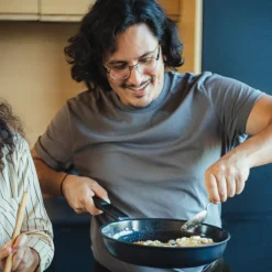 Paistoastiat^Fiskars Hard Face Paistinpannu 28 cm