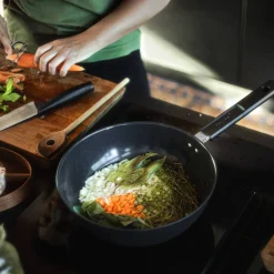 Paistoastiat^Fiskars Hard Face wokkipannu 28 cm / 4, 5 l