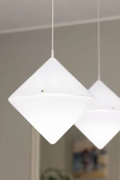 Sisustusvalaisimet^Fosto Diamond Ø 420 mm riippuvalaisin opal