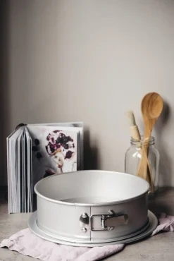 Leivonta^Heirol Leivonta irtopohjavuoka 28x7,6 cm anodisoitu alumiini