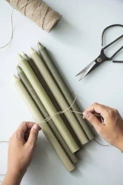 Kynttilät Ja Huonetuoksut^IB Laursen kruunukynttilä 29 cm rustiikki metsän vihreä