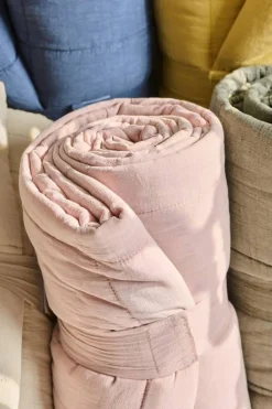 Sisustustekstiilit^IB Laursen peitto vaaleanpunainen