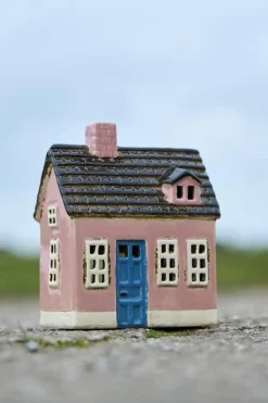 Lyhdyt Ja Kynttilänjalat^IB Laursen talolyhty My Home Town sininen ovi