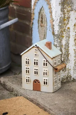 Lyhdyt Ja Kynttilänjalat^IB Laursen talolyhty Nyhavn puukahvalla ruskea ovi