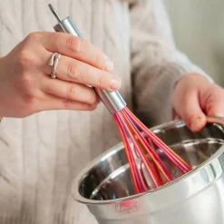 Leivonta^Iloleipuri pallovispilä silikonipinnalla