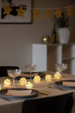 Koriste- Ja Kausivalot^Konstsmide paristovalosarja 10-os. timanttipallot