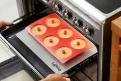 Paistoastiat^Lekue donitsivuoka 6 kpl silikonia punainen