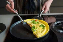 Paistoastiat^Maku ohukais- ja omelettipannu Robuste 28 cm