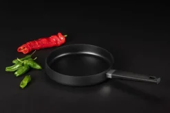 Paistoastiat^Maku paistinpannu 24 cm grafeeni
