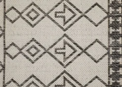 Keskilattiamatot^ Matto Saga 133x190 cm valkoinen