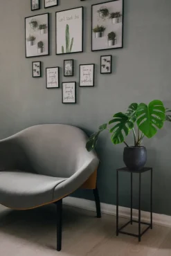 Huonekalut^Mirrors and More sivupöytä Veronika 31x31x80 cm musta