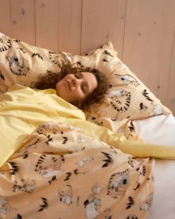 Vuodetekstiilit^Moomin Arabia pussilakanasetti 150x210 cm Muumiperhe beige