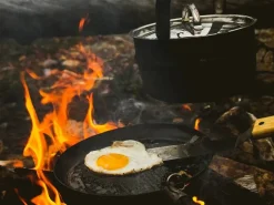 Paistoastiat^Muurikka Nuotiopaistinpannu ilman kahvaa