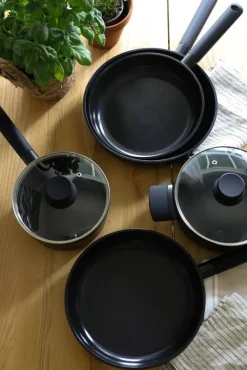 Keittoastiat^Opa kasari Cerabasic 1,8 l kannella