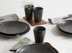 Tarjoilu^Pentik Kivi tarjoilulautanen tummanharmaa 32 cm