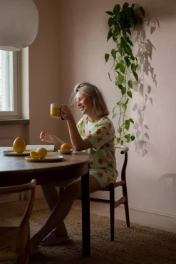 Pääsiäinen^Pentik muna Studio 12 cm keltainen