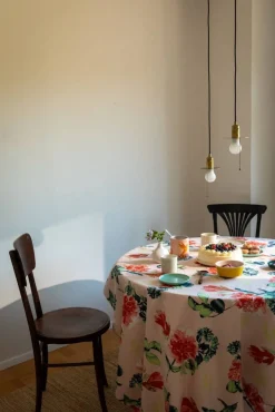 Keittiötekstiilit^Pentik pöytäliina Huvila 145x250 cm v.oranssi