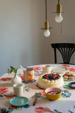 Keittiötekstiilit^Pentik pöytäliina Huvila 145x250 cm v.oranssi