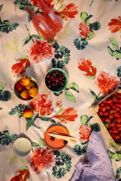 Keittiötekstiilit^Pentik pöytäliina Huvila 145x250 cm v.oranssi