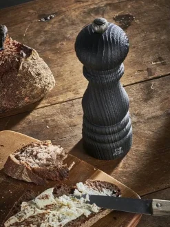 Keittiötarvikkeet^Peugeot Paris Nature suolamylly musta 22 cm