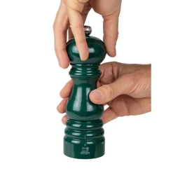 Keittiötarvikkeet^Peugeot Z-suolamylly Paris karkeudensäädöllä 18 cm Green For