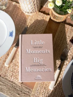 Toimistotarvikkeet^Printworks valokuva-albumi - Little Moments Big Memories